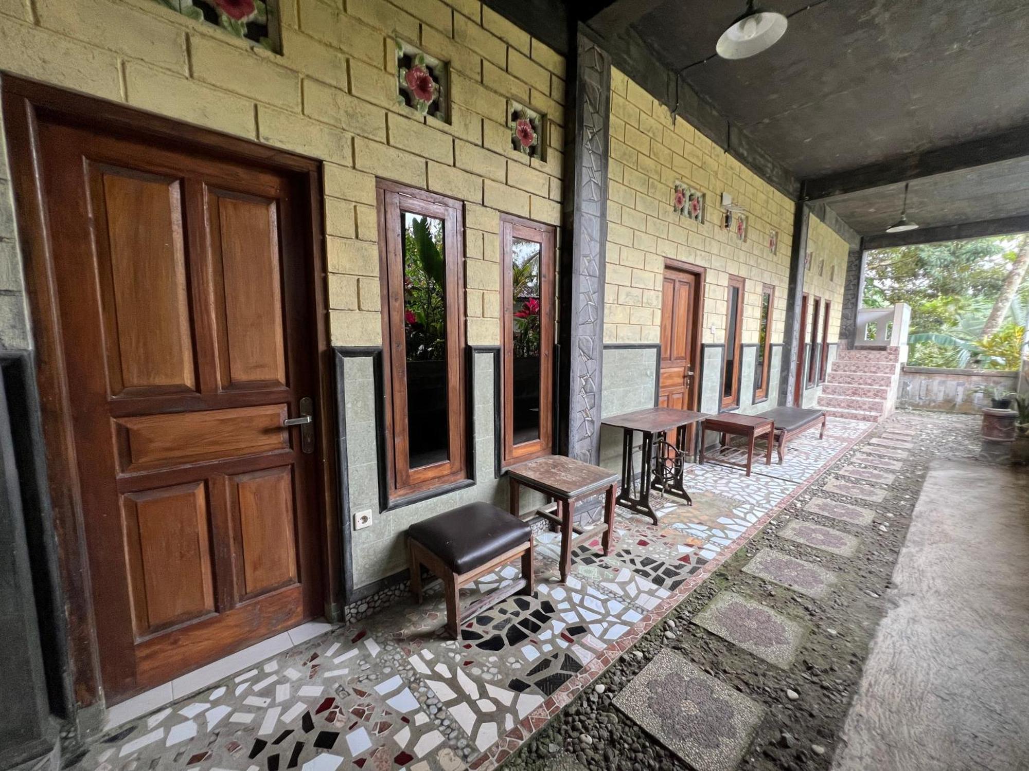 Buana Asti Homestay Табанан Екстер'єр фото
